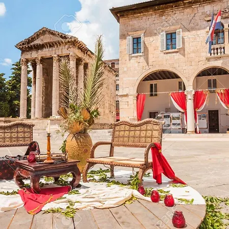 Domus Maximus Apartmán *