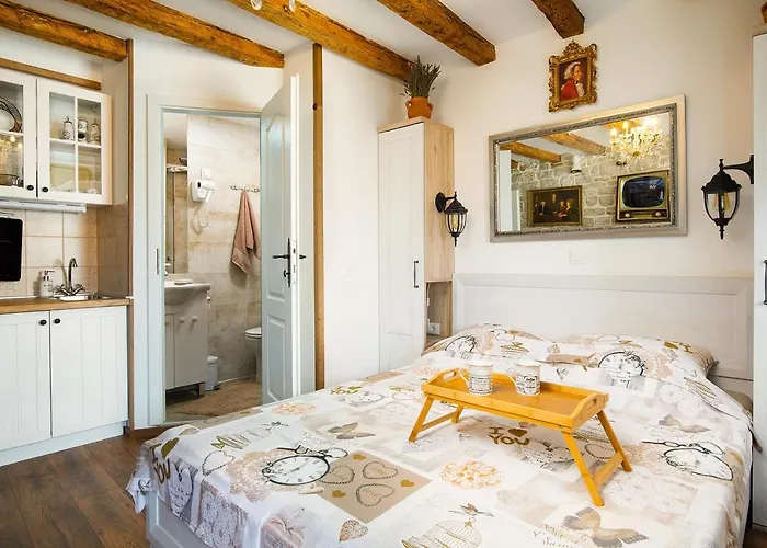 Domus Maximus * Pula