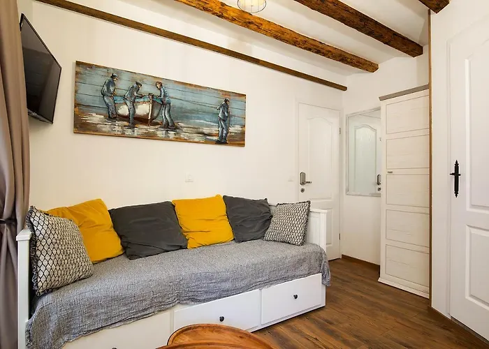 Domus Maximus * Pula