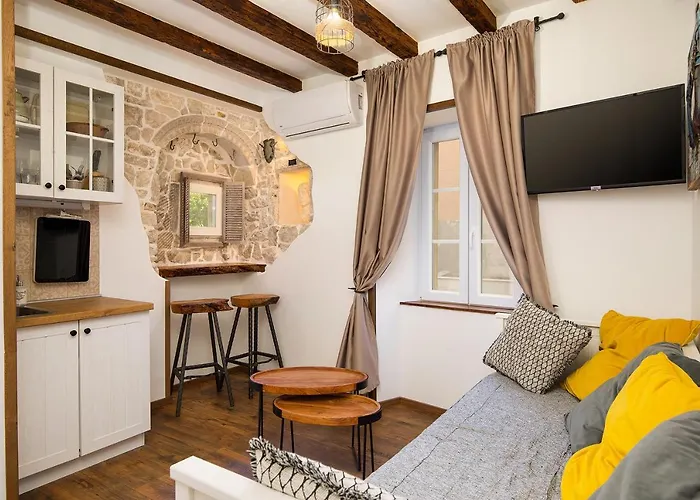 Domus Maximus * Pula